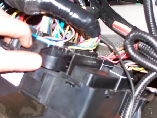 Reconnecting fuse wires